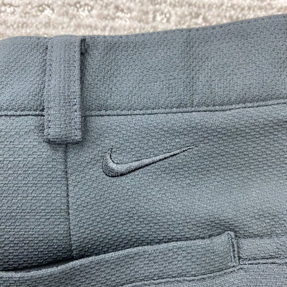 Nike Golf Shorts Size 34 Medium M Black Golfing Golfer Activewear Sports Casual - Picture 7 of 13